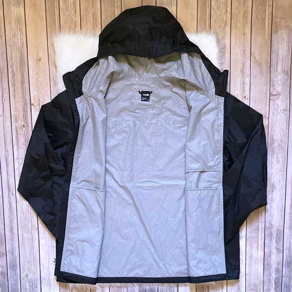 The North Face Men’s Alta Vista Waterproof Black Jacket - Picture 6 of 11